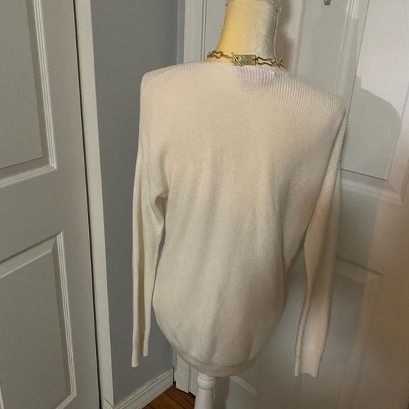 White sweater by Laurie Felt - Picture 4 of 5